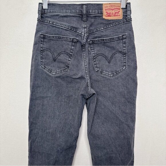 Levi's Womens Size 25 High Waisted Mom Jeans - Picture 13 of 16